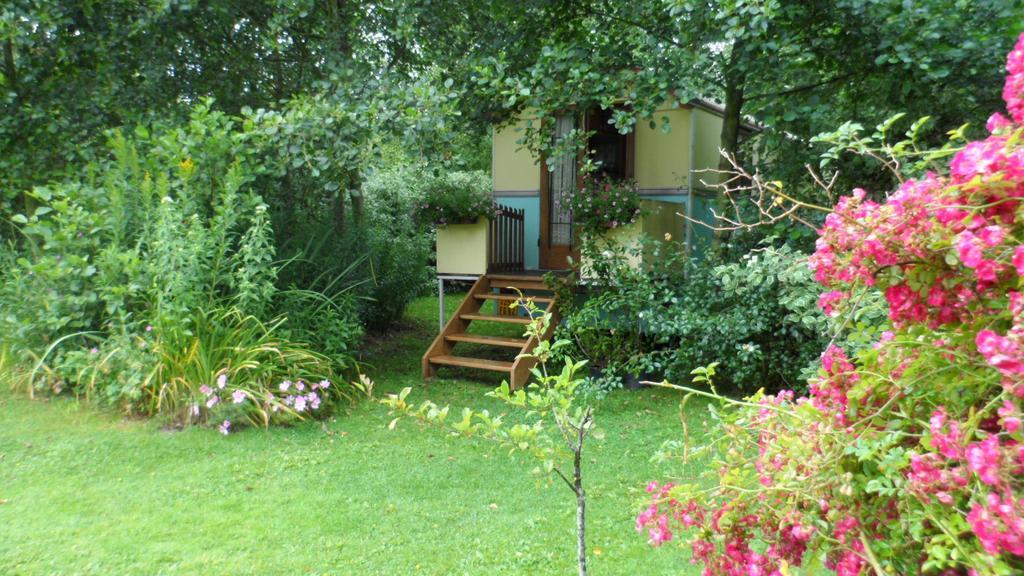 Bed and Breakfast Roulottes Du Rouard Кам'є Номер фото
