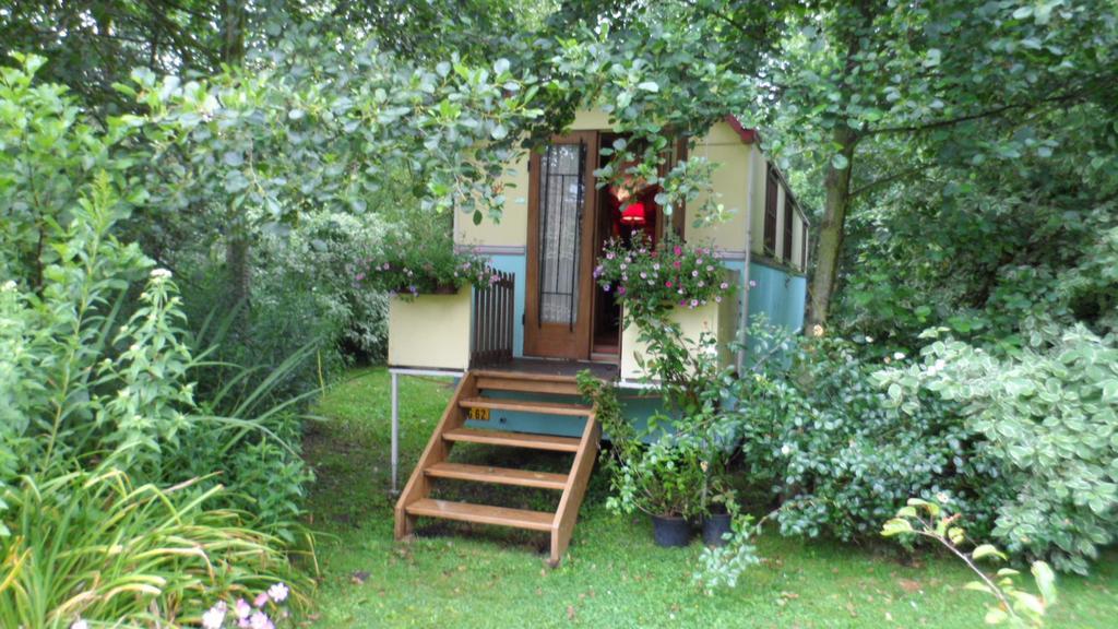 Bed and Breakfast Roulottes Du Rouard Кам'є Номер фото
