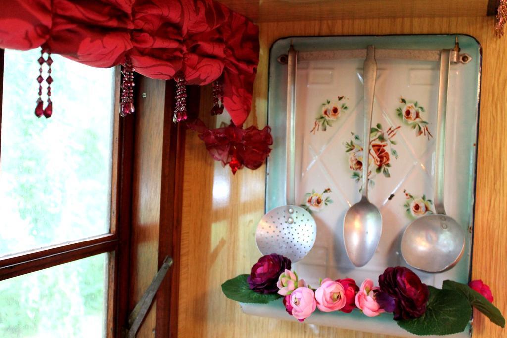 Bed and Breakfast Roulottes Du Rouard Кам'є Номер фото